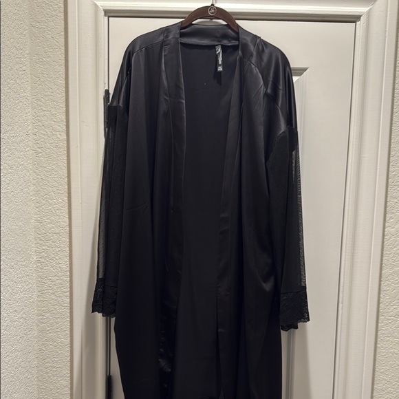 torrid Other - Elegant Black Women's Robe